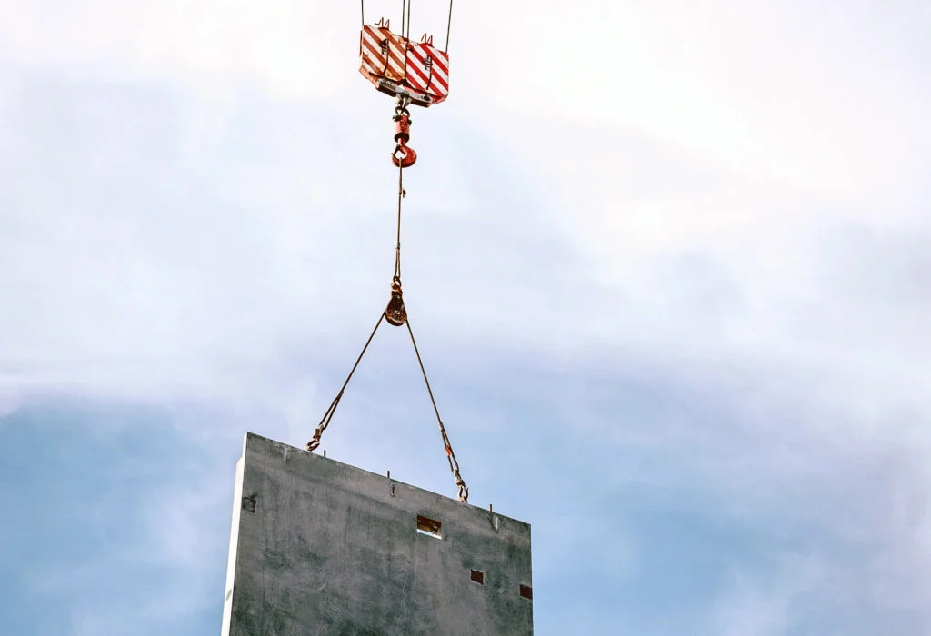 Infográfico mostrando os diferentes riscos que podem afetar uma empresa, como incêndio, roubo e danos elétricos.